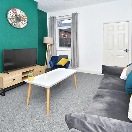 The Yellow Door By Avenew Management Serviced Accommodation Stoke-on-Trent エクステリア 写真