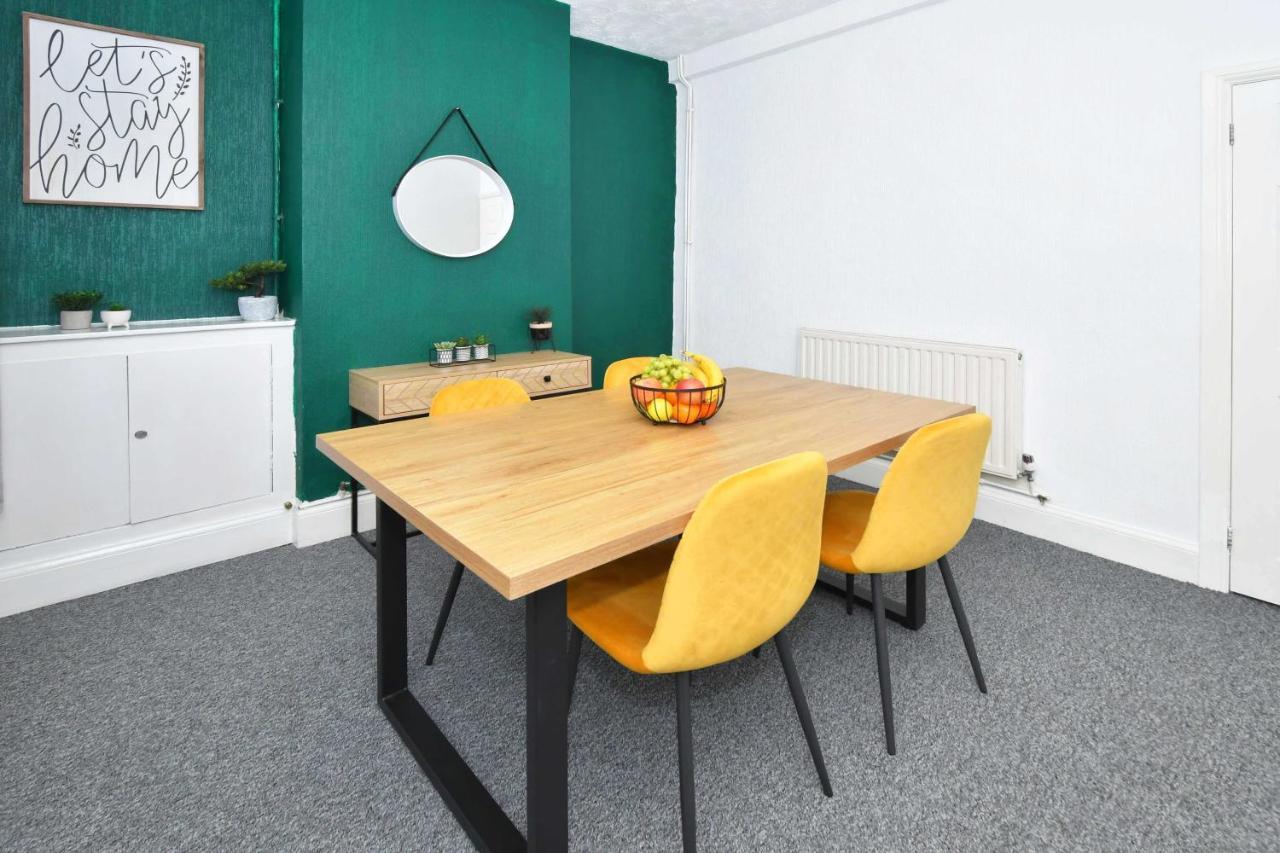 The Yellow Door By Avenew Management Serviced Accommodation Stoke-on-Trent エクステリア 写真