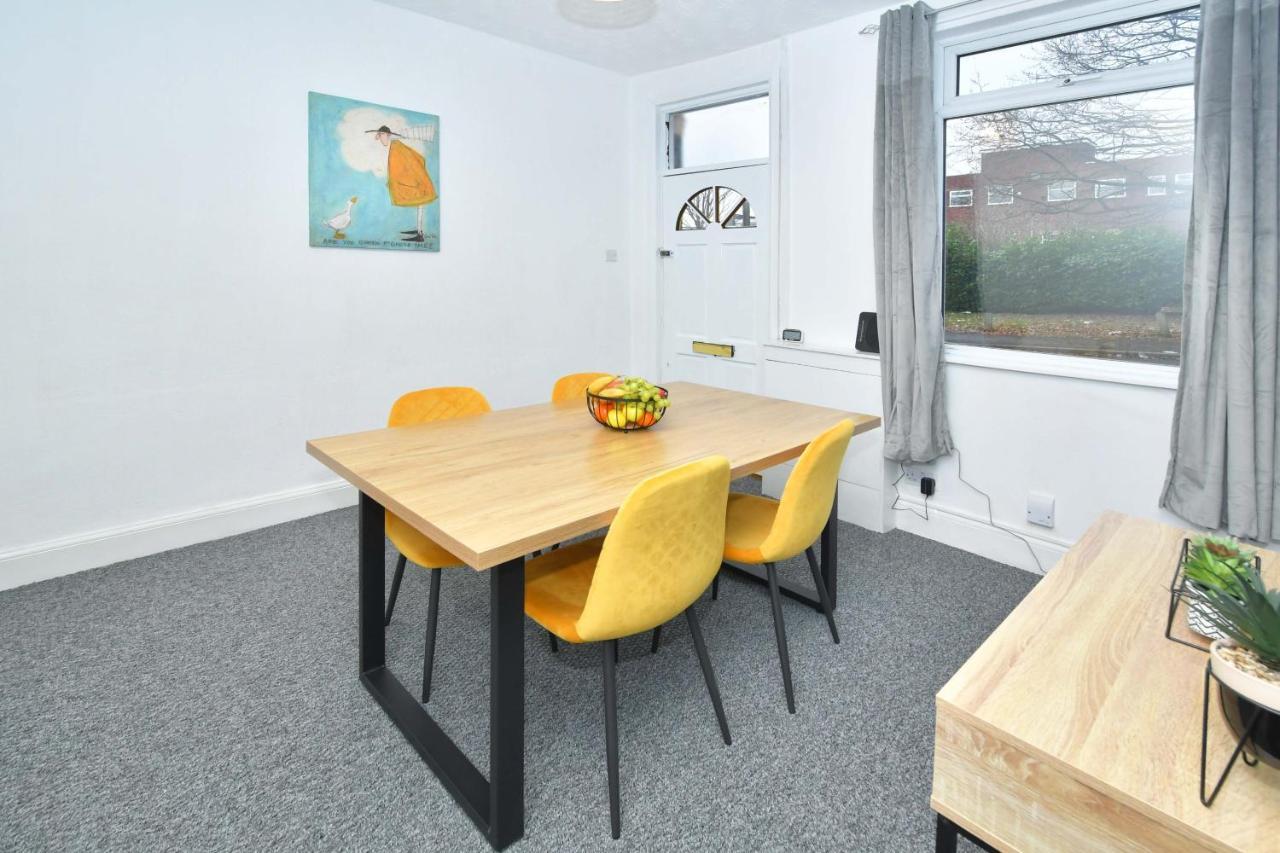 The Yellow Door By Avenew Management Serviced Accommodation Stoke-on-Trent エクステリア 写真