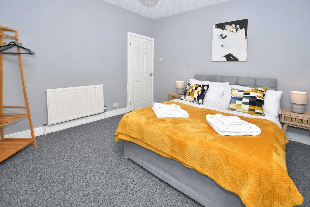 The Yellow Door By Avenew Management Serviced Accommodation Stoke-on-Trent エクステリア 写真