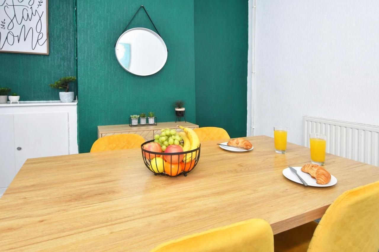 The Yellow Door By Avenew Management Serviced Accommodation Stoke-on-Trent エクステリア 写真
