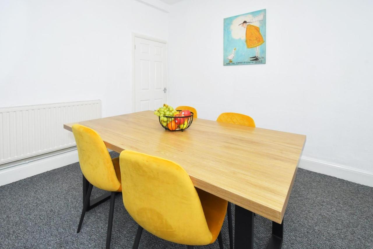 The Yellow Door By Avenew Management Serviced Accommodation Stoke-on-Trent エクステリア 写真