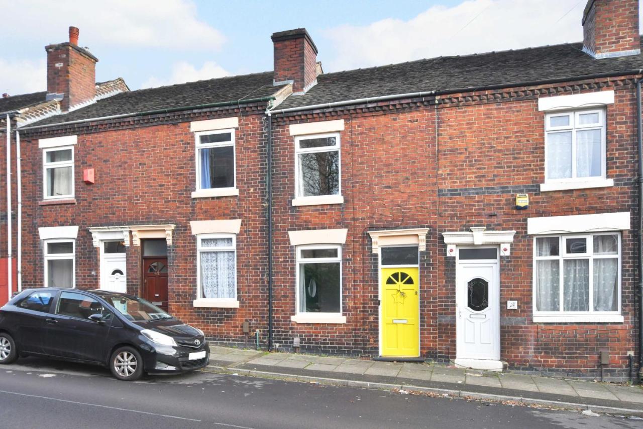 The Yellow Door By Avenew Management Serviced Accommodation Stoke-on-Trent エクステリア 写真